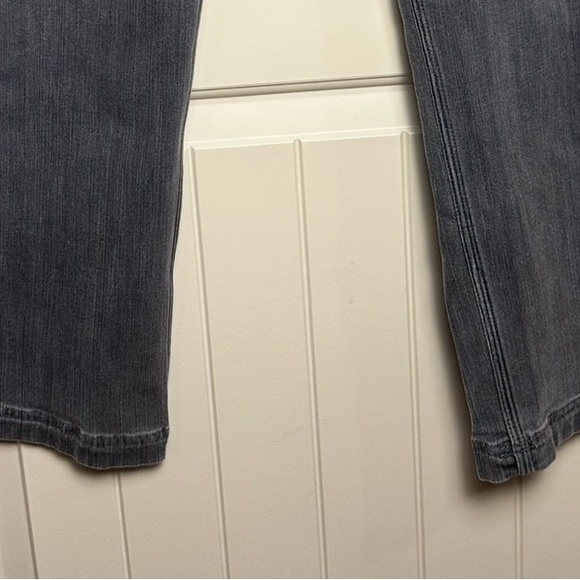 Duluth Trading Co Men's Gray Standard Fit Ballroom Double Flex Jeans Size 40x30 - Picture 16 of 16